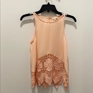 Sleeveless lace tank top